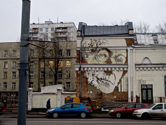  by Vhils in Moscow