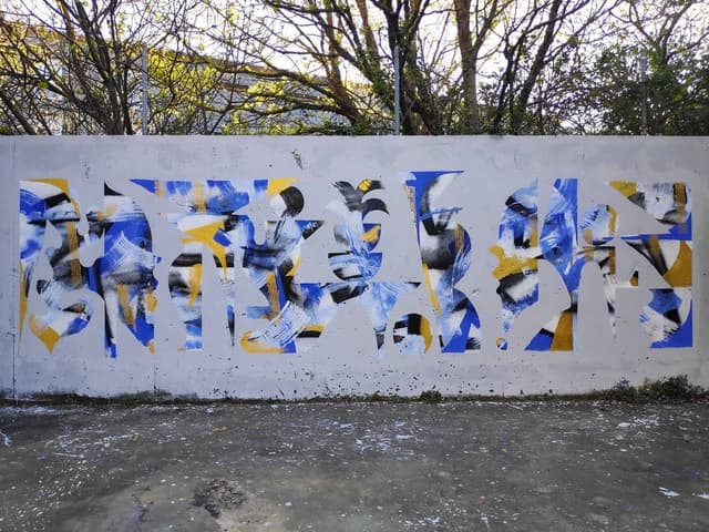 by Goddog in Avignon